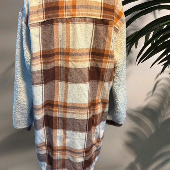 Plaid Sherpa Jacket - Cream and Brown - Picture 2 of 2